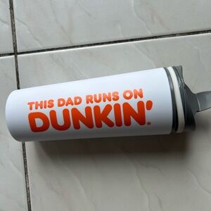 THIS DAD RUNS ON DUNKIN’ COFEE CUP